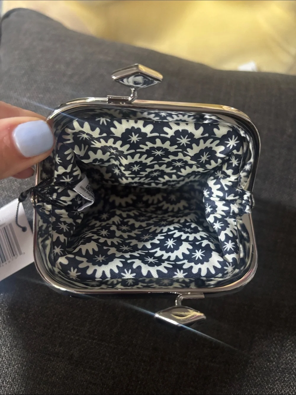 VERA BRADLEY ICONIC KISSLOCK COIN PURSE CLASSIC NAVY VELVET 2018 NWT BEADED NEW - Picture 6 of 13